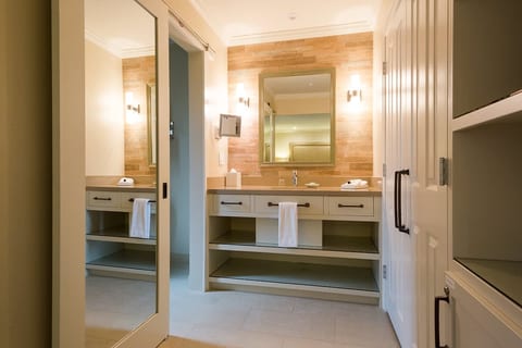 Pet-Friendly Napa Retreat | Wineries & Downtown