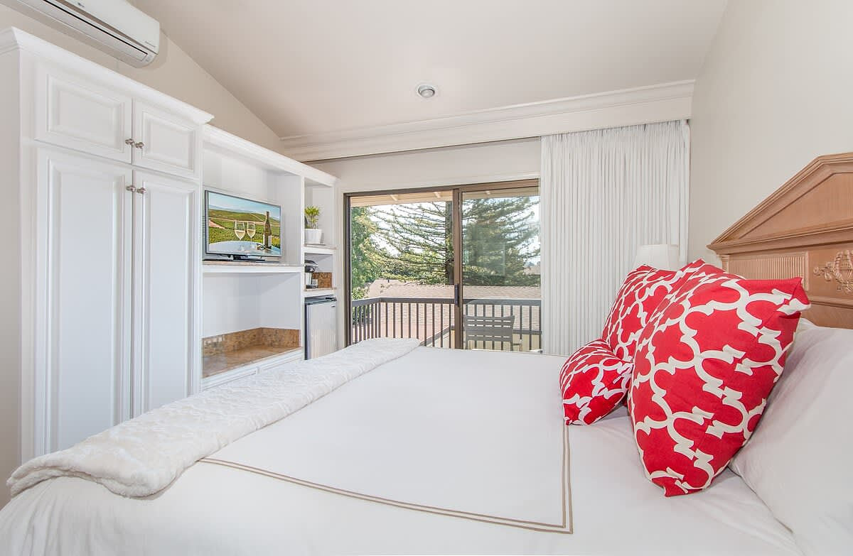 Charming Napa Retreat | Walk to Wineries & Dining