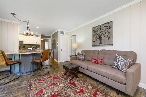 Elegant Napa Retreat | Luxe Beds & Prime Location