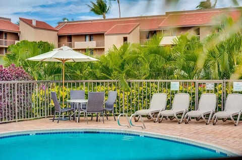 Beach Bliss Retreat | Walk to Surf & Dining