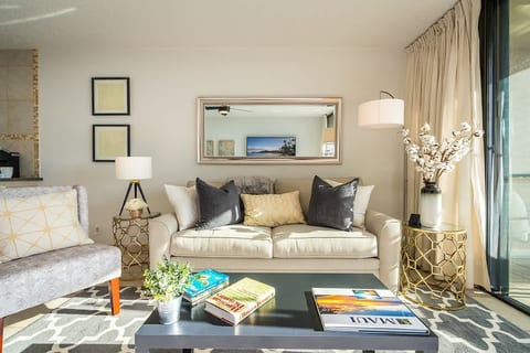 Beach Bliss Retreat | Walk to Surf & Dining