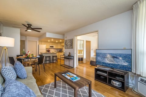 5-Min Walk Beach Condo w/Pool, Hot Tub, Free Parking