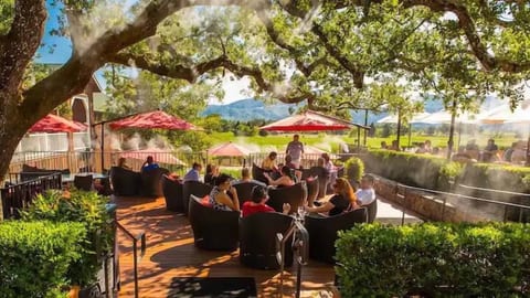 2BR near Wineries, Golf Course View, Parking