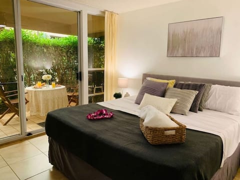 Steps to Beach! Chic 2BR at Maui Banyan Resort