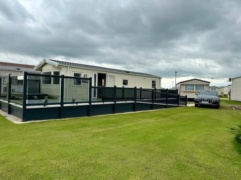 NB30 Wheelchair Caravan HotTubPet Friendly