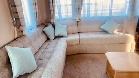 NB30 Wheelchair Caravan HotTubPet Friendly