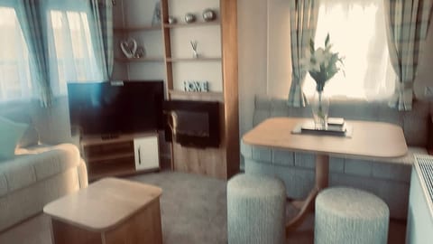 NB30 Wheelchair Caravan HotTubPet Friendly