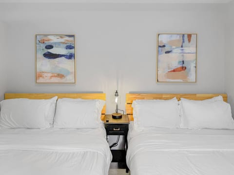 Sunlit & Chic Jr 1BR | Ballston Mall + Metro Walk
