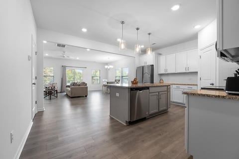 Spacious 3BR/2.5BA Townhome in the Heart of GSO