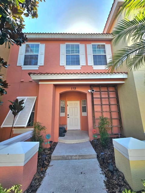 Disney Area 3BR Townhome Resort Pool, Patio