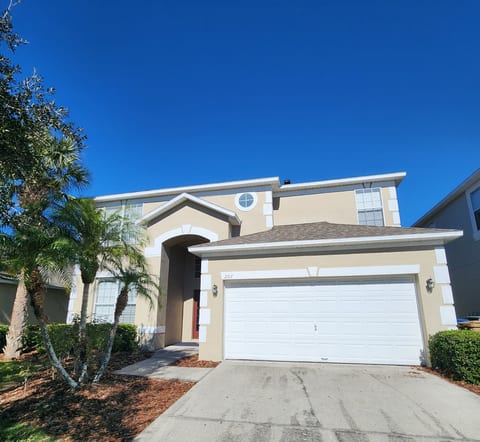 7BR 4.5BA Pool Home in gated Vacation Resort TERRA VERDE