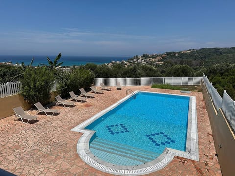 Villa Avra