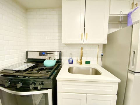The Brooklyn Terrace Suite 3BR|1 Ba | Free Parking