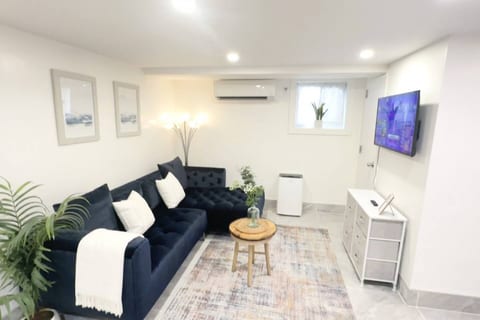 The Brooklyn Terrace Suite 3BR|1 Ba | Free Parking