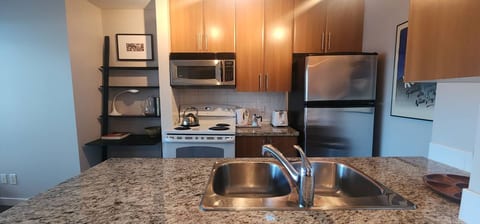 2 Bdrm Stadium-Front with City & Water Views