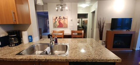 2 Bdrm Stadium-Front with City & Water Views