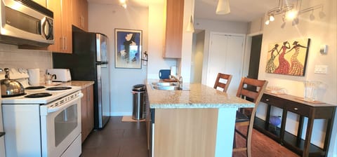 2 Bdrm Stadium-Front with City & Water Views