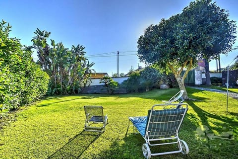 Acireale B&B Double AC bedroom in villa with g