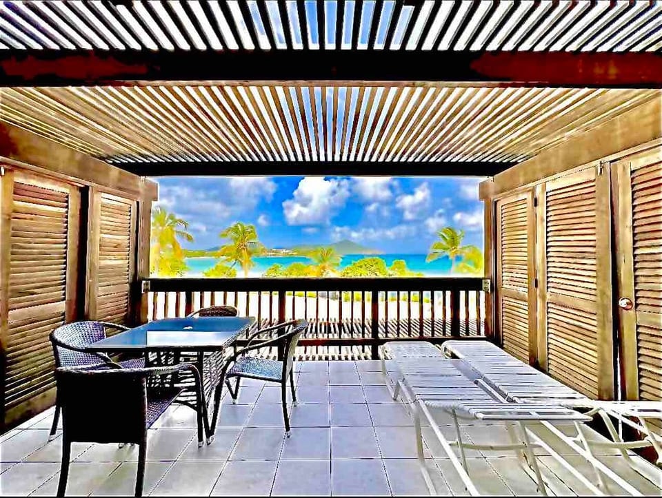 Sapphire Beachfront Condo - View of Paradise - Free Wi - Fi - St. Thomas