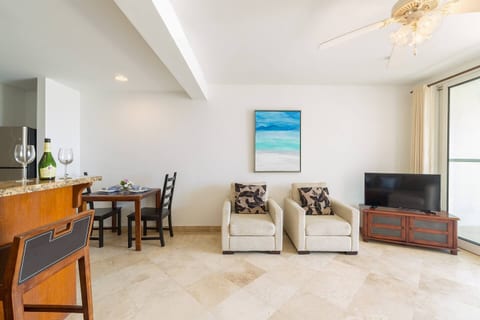 Ocean Views Modern 1 Bedroom