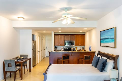La Vista Azul - Lovely Spacious Condo close to Grace Bay - Free Wi-Fi