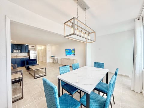 Crystal Cove Sapphire Beach - Spacious Condo, Pool Tennis WiFi
