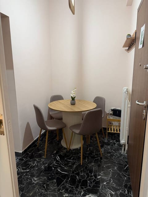 Hidden Gem of Plaka 2BD Apartment near Syntagma