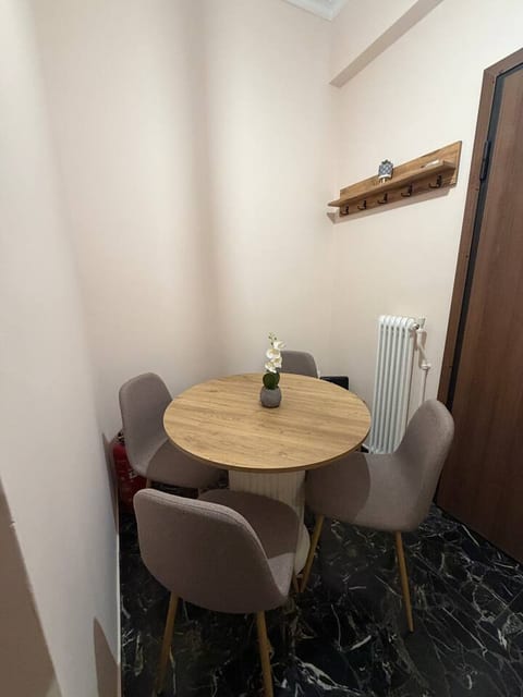 Hidden Gem of Plaka 2BD Apartment near Syntagma