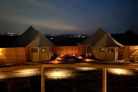 Luxury Suite 3-Safari Tent-Outdoor Whirlpool Tub