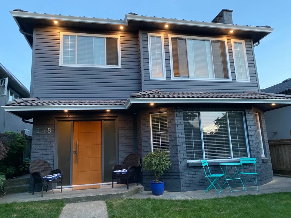 3 Bdrm + 1 1/2 baths Vancouver unit - Vancouver