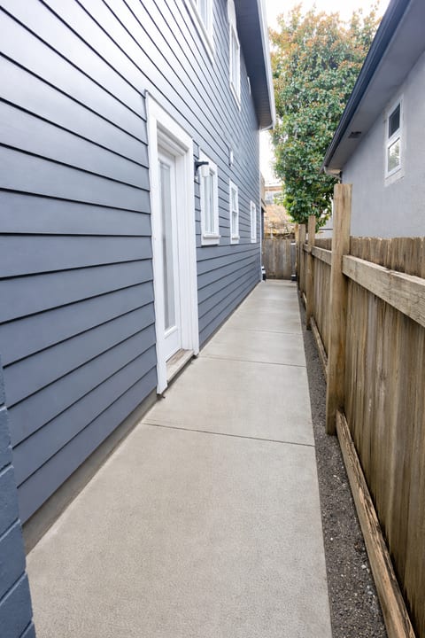 3 Bdrm + 1 1/2 baths Vancouver unit
