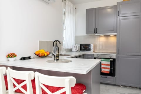 Apartment Comfort - Unit 378373-13