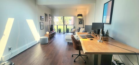Top-Floor West End Sanctuary, 15-Min Walk to BC Pl