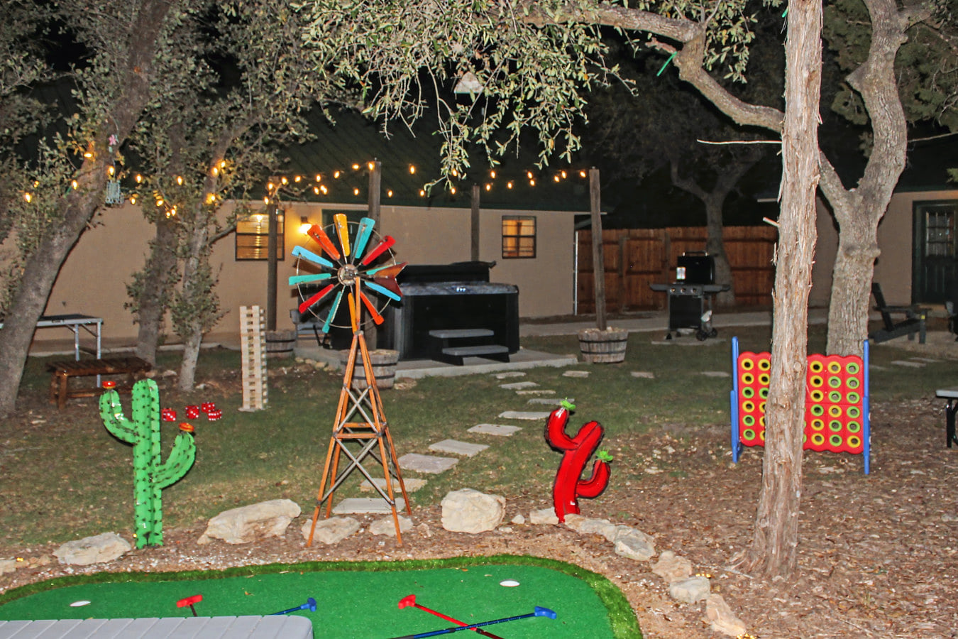 Game House w/ Hot Tub + Arcade + Mini Golf (Sleeps 8)