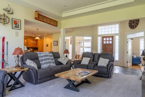 Casual Waters Inn at Eagle Crest Resort