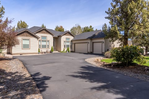Casual Waters Inn at Eagle Crest Resort