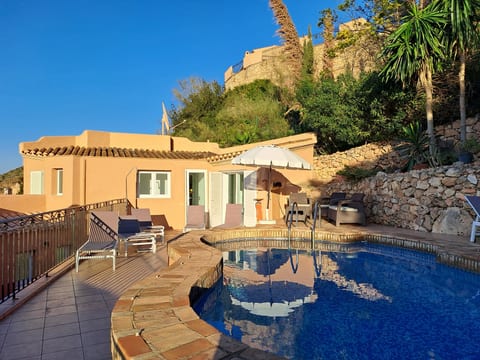 Villa Los Arcos