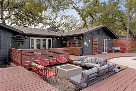 Oak & Ember Retreat | Pool, Fire Pit + Guest House