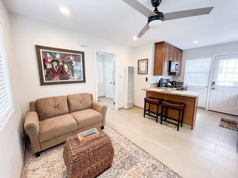 Cozy Hillcrest Hideaway near Scripps Mercy