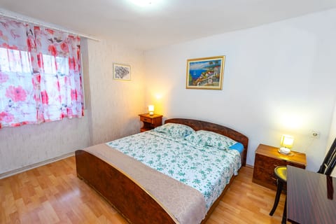 Apartment Split 2 - Unit 378391-13