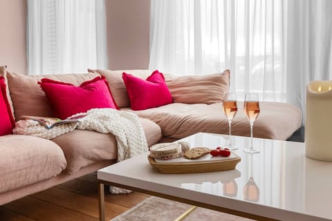 Lux 2 KingBD·by Shambles&Café·10% discount·Wifi