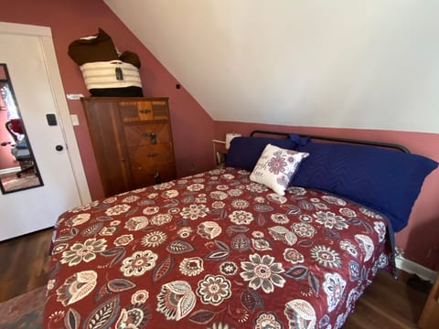 Rose Room - Cottage East
