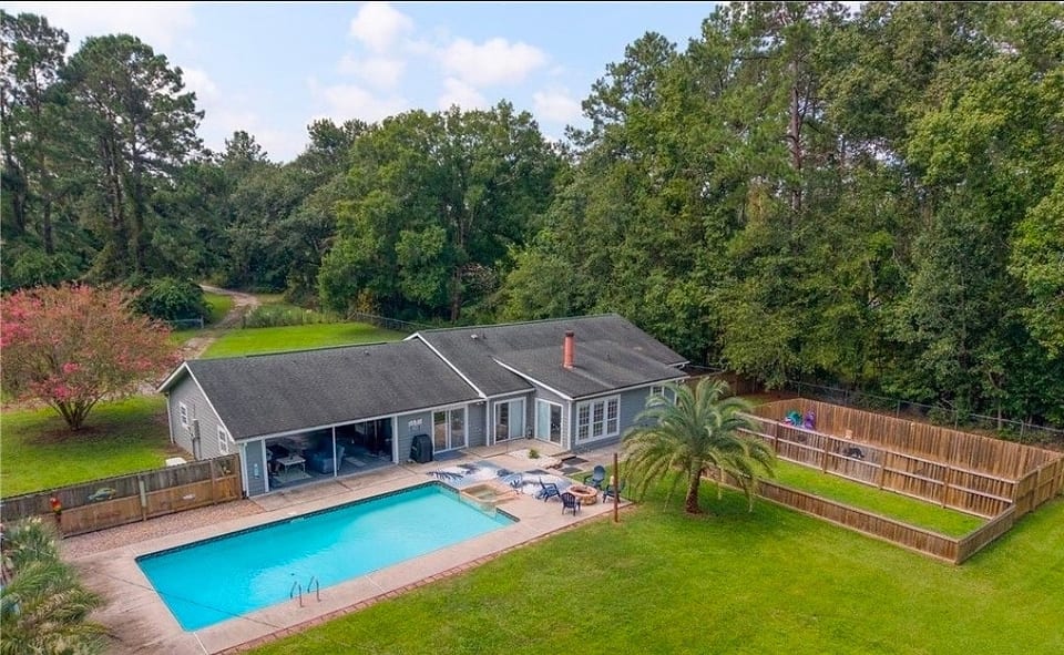 Room retreat with a pool image 1