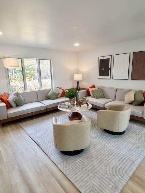 Canal House|6 BR|Sleeps 16 |Water View|Game Room|Gym