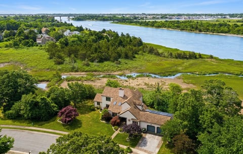 Canal House|6 BR|Sleeps 16 |Water View|Game Room|Gym