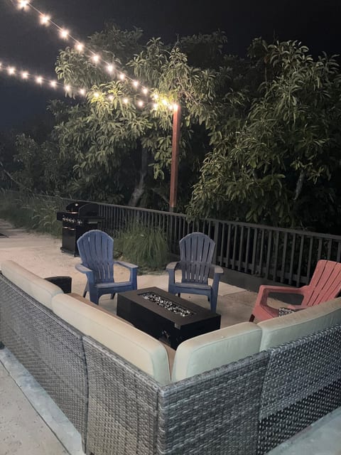 Large Family Home - Hot Tub, Gameroom, Dogs OK