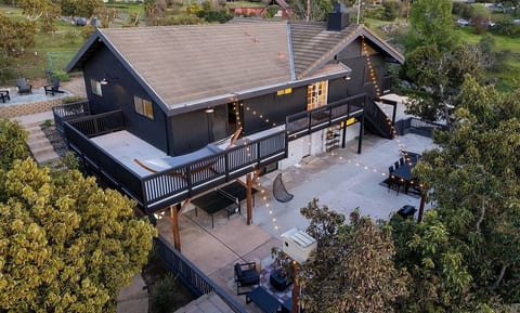 Family Mountain Home - Hot Tub, Gameroom. Dogs OK