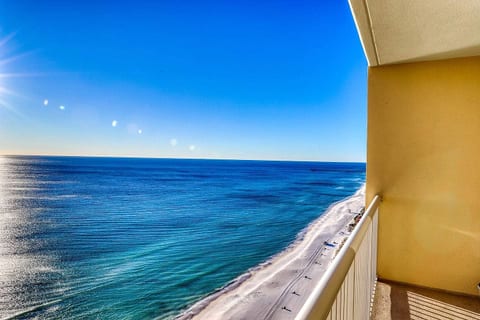 Aqua Cozy 1712 | Beachfront Studio Panama City Beach, FL