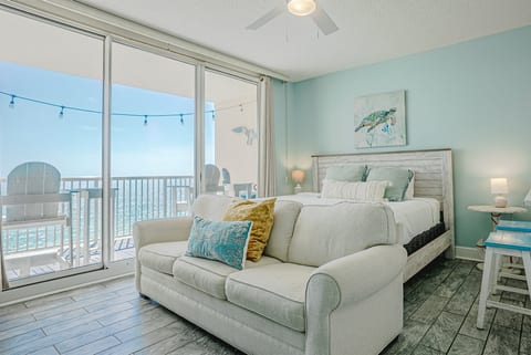 Aqua Cozy 1712 | Beachfront Studio Panama City Beach, FL