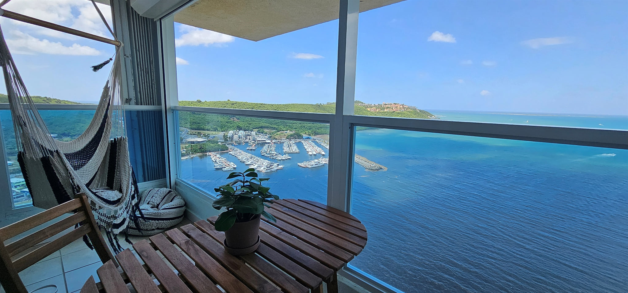 Aqua Heaven Oceanfront Penthouse Puerto Rico